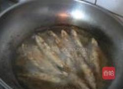 椒盐香酥多春鱼的做法图解7