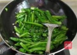 豆豉鲮鱼油麦菜的做法图解6