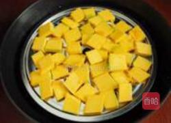 牛奶南瓜浓汤的做法图解2