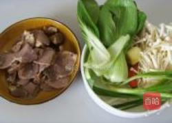 青菜金针茹烩牛肉的做法图解1