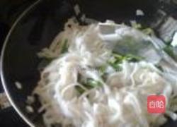 韭菜豆芽炒果条的做法图解8