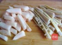 酸萝卜竹笋炖鸭子的做法图解2