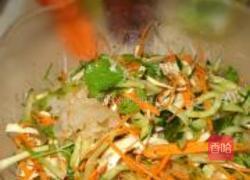 五彩缤纷凉拌菜的做法图解4