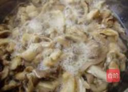 扁豆炒鲜蘑的做法图解2