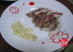 腊肉炒苦瓜的做法图解1