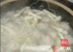 海鲜菇丸子汤的做法图解10