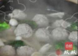 海鲜菇丸子汤的做法图解12
