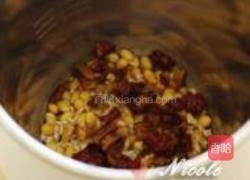 核桃红枣糯米豆浆的做法图解2