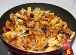 红烧肉焖笋的做法图解6