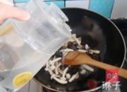 菌菇豆腐汤的做法图解4