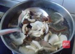 菌菇煲的做法图解2