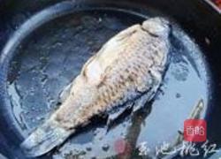 鲫鱼白菜汤的做法图解3