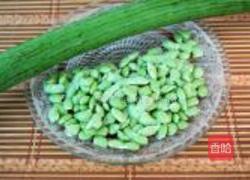 丝瓜炒毛豆籽的做法图解1