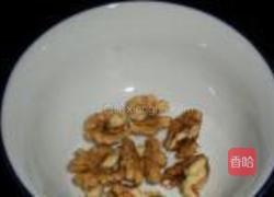 核桃花生豆浆的做法图解1