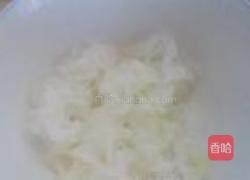 银耳莲子红枣汤的做法图解1