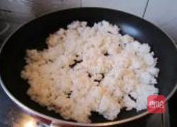 小番茄青椒炒饭的做法图解3
