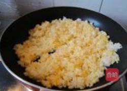 小番茄青椒炒饭的做法图解5