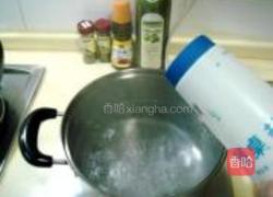 松茸培根炒意面的做法图解4
