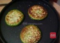 菠菜芝麻小饼的做法图解8