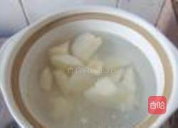 川贝雪梨枇杷糖水的做法图解3