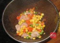 菠萝鸡炒饭的做法图解3