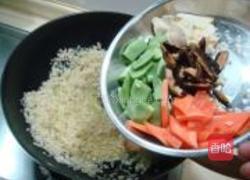 焗鸡肉海鲜饭的做法图解2