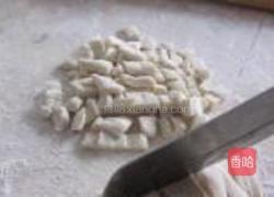 莴笋炒猫耳的做法图解4