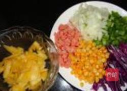 菠萝炒饭的做法图解1
