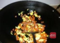 鸡肉肠咸蛋炒饭的做法图解4
