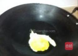 鸡肉肠咸蛋炒饭的做法图解3