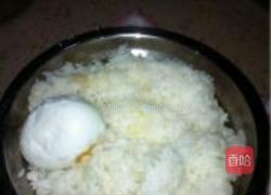鸡肉肠咸蛋炒饭的做法图解1