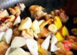 家常大盘鸡拌面的做法图解7
