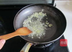 虾仁青豆莲子米的做法图解8
