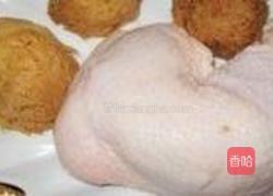 猴头菇炖鸡腿的做法图解2