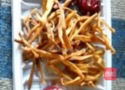 黄花菜炖鸽心的做法图解1