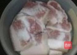 咸肉棒骨汤的做法图解1