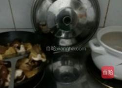 珍鲜菌鸡煲的做法图解5