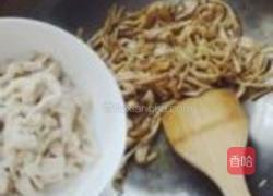 黄花菜炒鸡肉丝的做法图解12