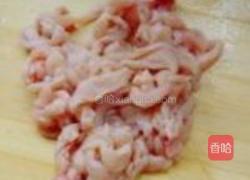 黄花菜炒鸡肉丝的做法图解3