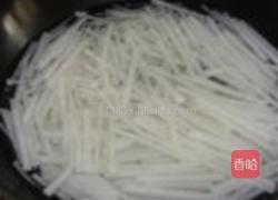 溜炒白萝卜的做法图解2