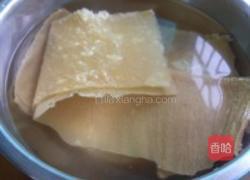 豆腐皮拌三丝的做法图解1