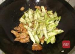 黑椒秋葵炒鸡肉的做法图解6