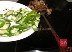豆豉五花小炒秋葵的做法图解5