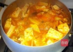 韩式泡菜海鲜豆腐菌菇汤的做法图解3
