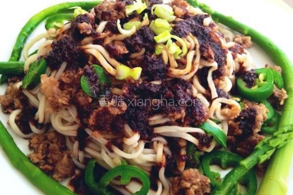 怎么做红油拌面 NjAwX2MxXzQwMA