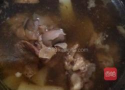 腔骨白萝卜汤的做法图解1