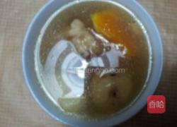 猪蹄青木瓜荸荠眉豆汤的做法图解3