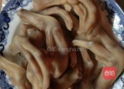芸豆焖鸭掌的做法图解1
