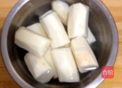 养胃健脾淮山红菇煲猪肚的做法图解3