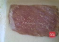 自制巨无霸猪排汉堡的做法图解1